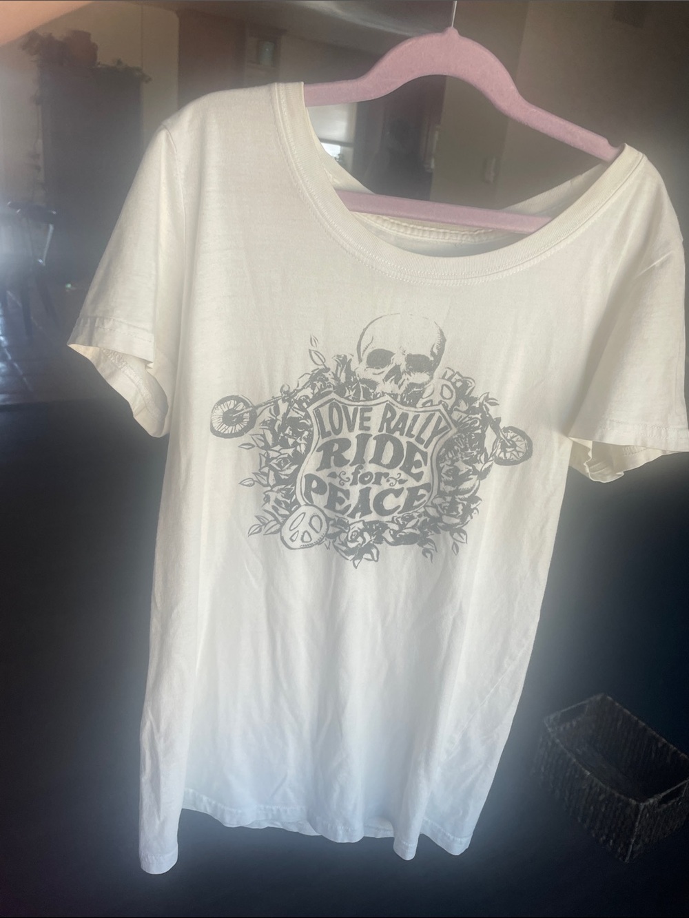 Lucky Brand Cream Graphic Tee with Gray Skull Design